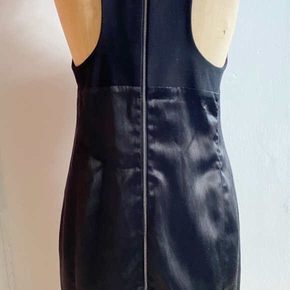 Helmut Lang Silk and Cotton asymmetric dress - Picture 3 of 6